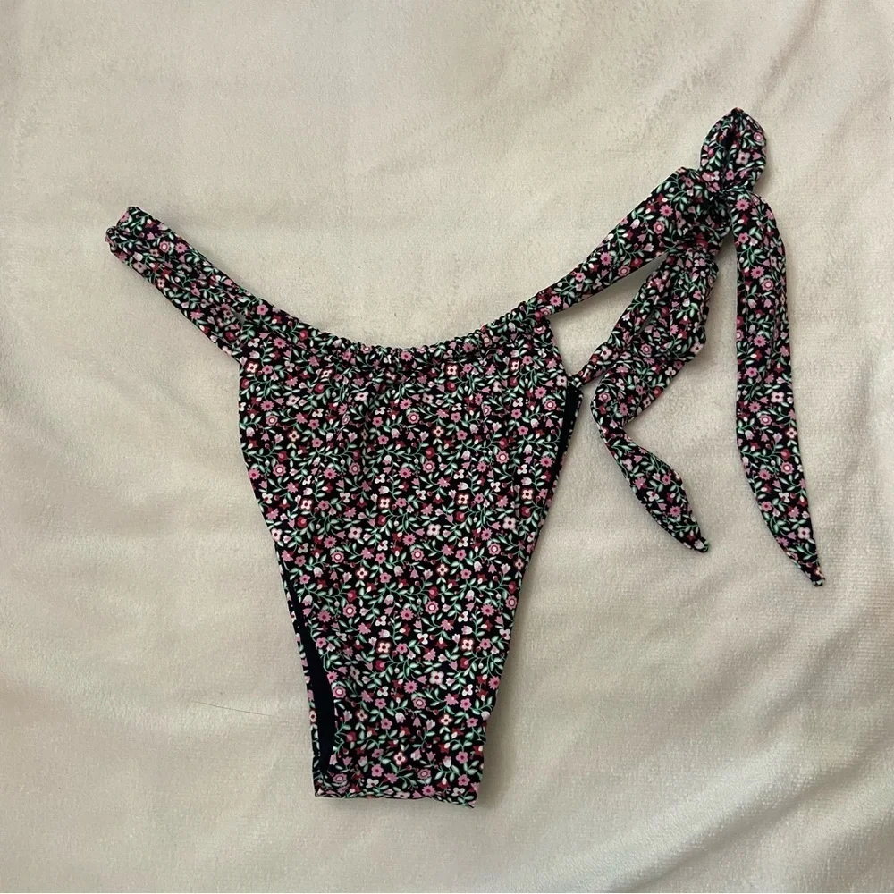 New! SET Frankie's Bikinis Kealy Summer Nights Floral Bikini 3762 4995